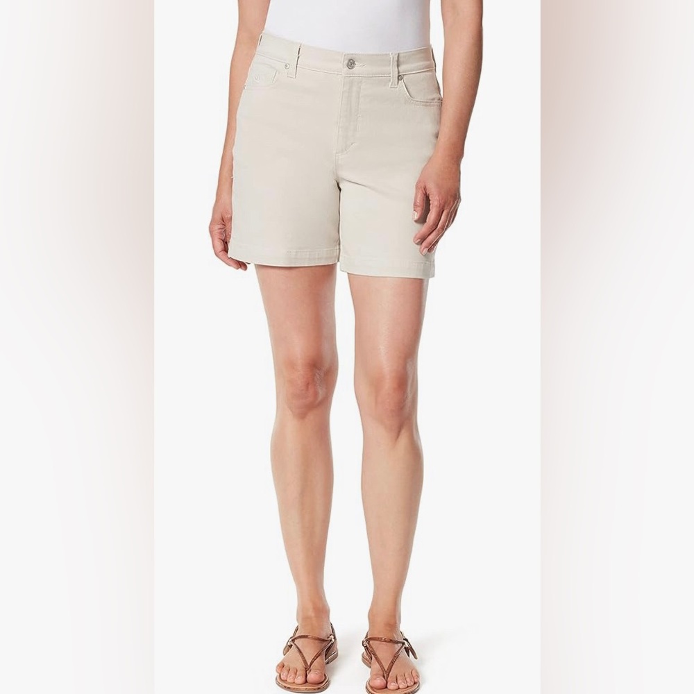 NEW Gloria Vanderbilt Women's Amanda Jean Short